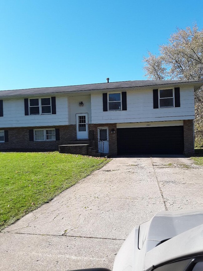 8385 Ladonna Cir NW Unit 1, North Canton, OH 44720