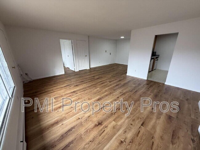 139 Heidel Rd unit 7, Thiensville, WI 53092 - photo 2