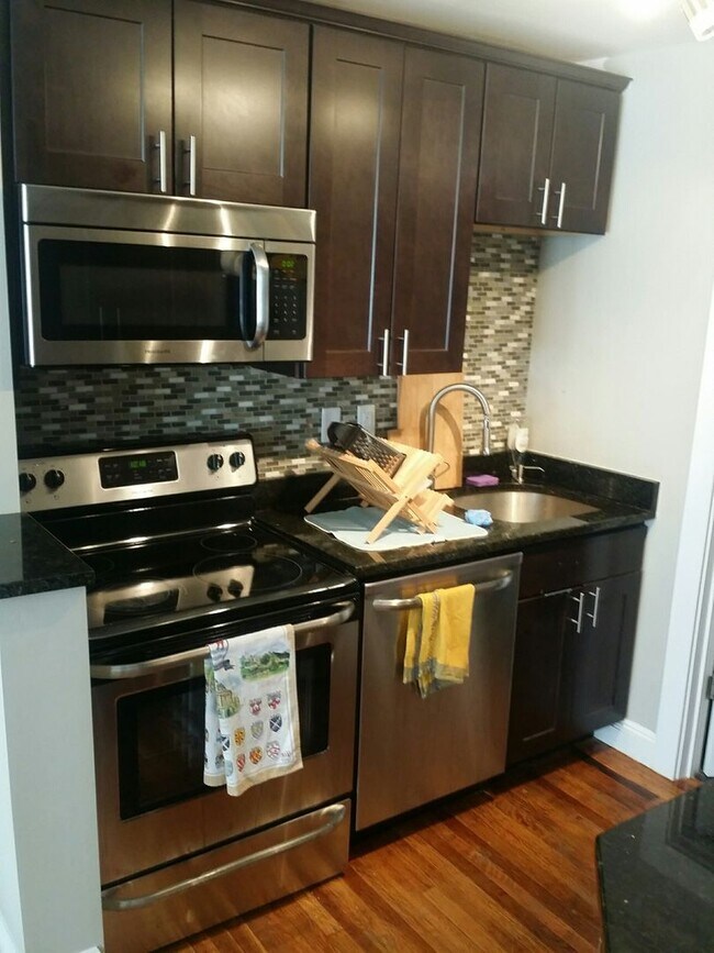 37 Bay State Rd unit 3, Boston, MA 02215 - photo 3