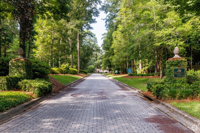 Tree-lined cobblestone streets are found throughout the neighborhoods found in Maclay.