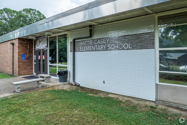 Casey Elementary School serves students in grades k-5.