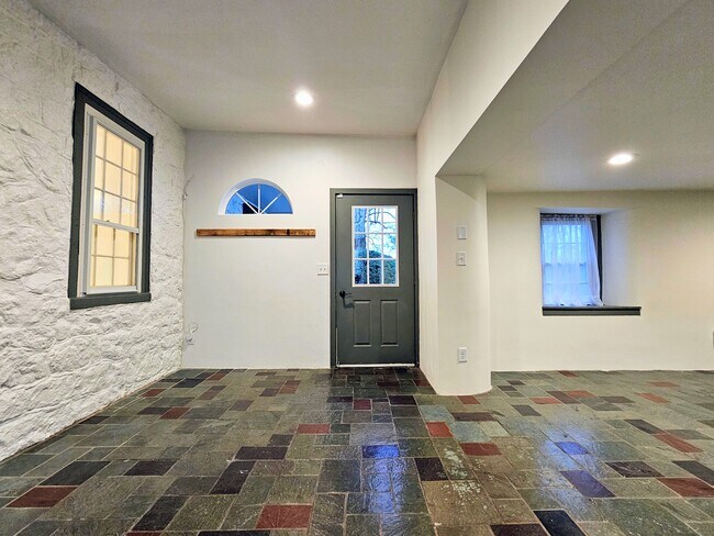 105 S Windy Mansion Rd, Reinholds, PA 17569 - photo 7