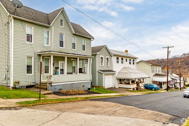 Most Apollo homes do not have space for front yards and butt up against the street.