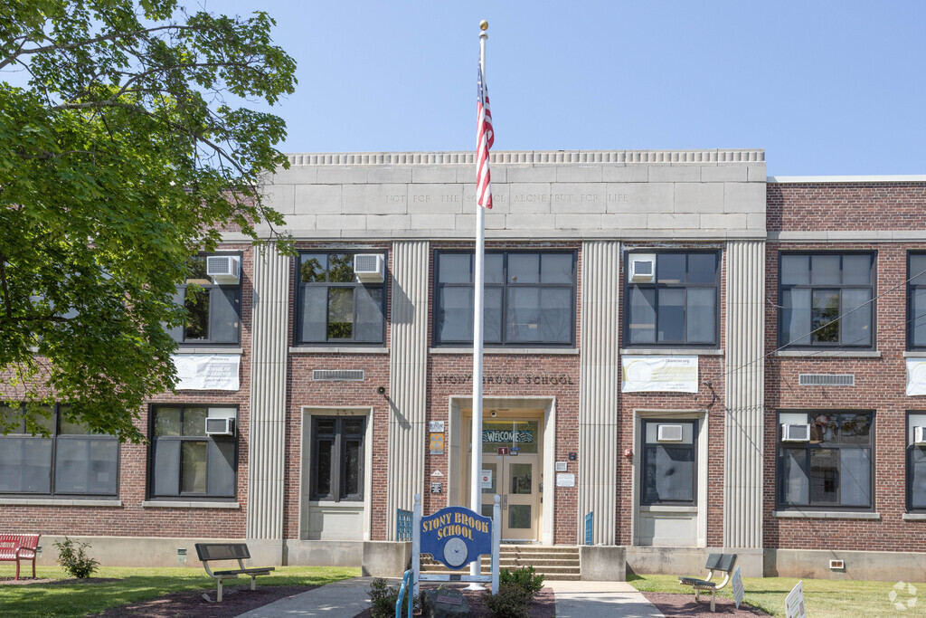 North Plainfield's Stoney Brook School hosts children in PK, K-4.