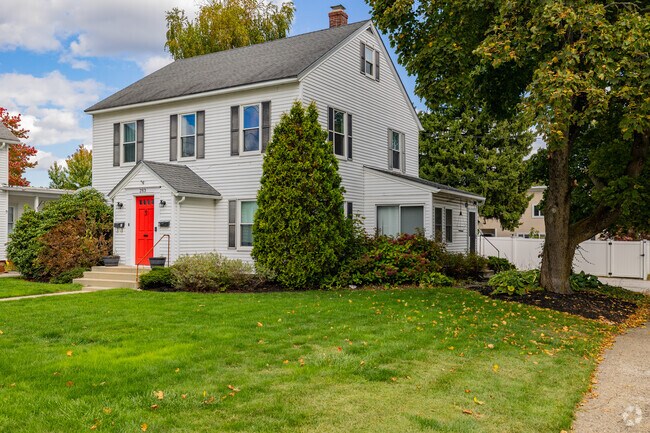 Colonial homes in Bakersville showcase timeless architecture with classic charm.