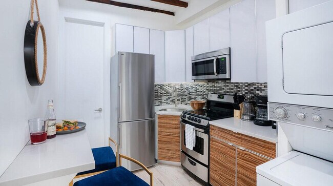 241 E 24th St unit ID1021814P, New York, NY 10010 - photo 5