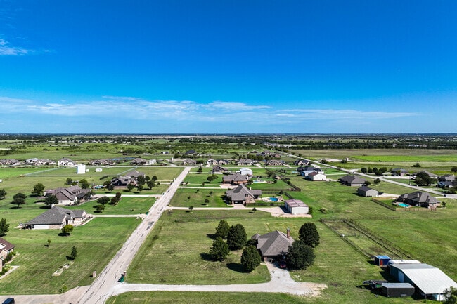 Ponder homes offer spacious lots and privacy from nearby neighbors.