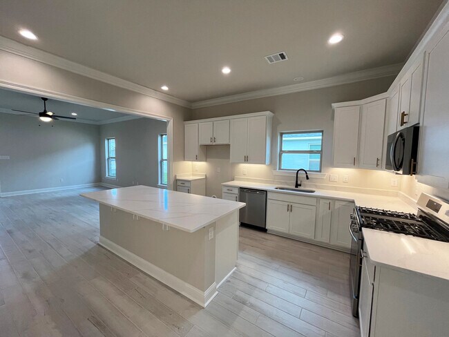 1216 Lakehaven Dr, Gonzales, LA 70737 - photo 7