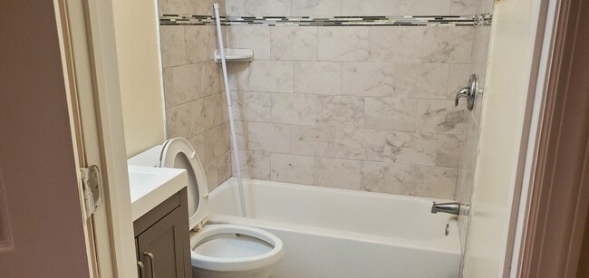 32 Murray Ave, Paterson, NJ 07501 - photo 2