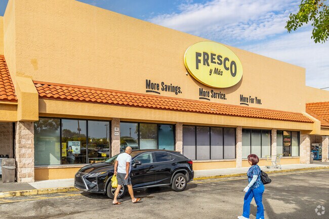 Fresco Y Mas is a go-to locally owned grocery store for Tamiami locals.