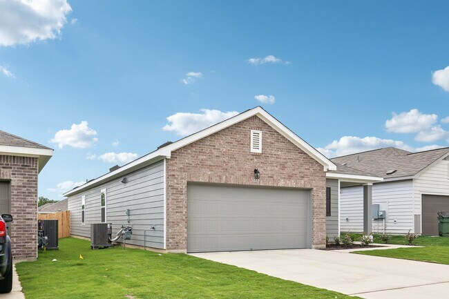 404 Wedemeyer St, Taylor, TX 76574 - photo 7