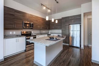 151 7th St S, Saint Petersburg, FL 33701