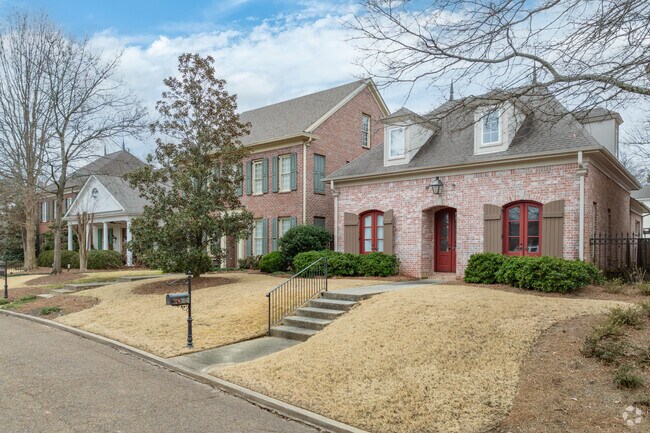 Oxford offers a wide variety of housing options, from newly built homes to condos and townhomes.