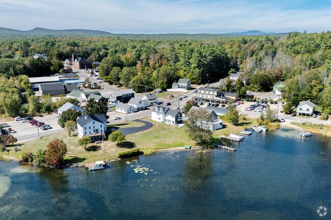 Wakefield residents enjoy a peaceful, self-contained lifestyle surrounded by the natural beauty of the Lakes Region.