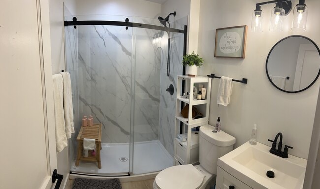 2717 NE Weidler St, Portland, OR 97232 - photo 3