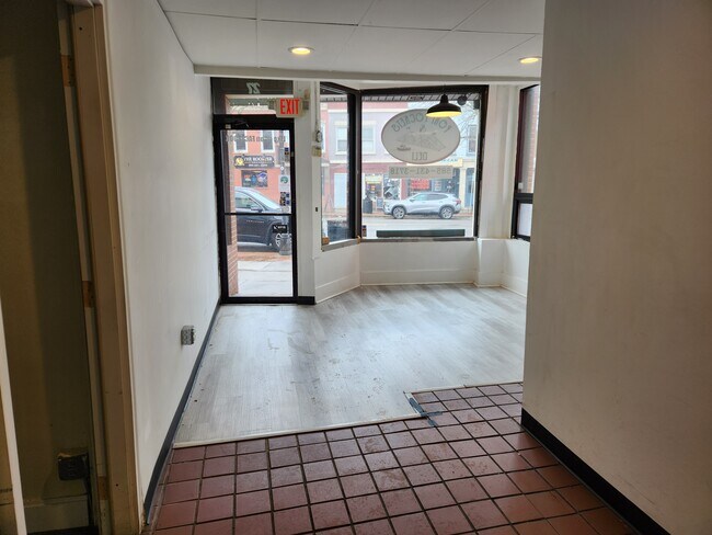 27 Main St unit 27 Main Street, Brockport, NY 14420 - photo 6