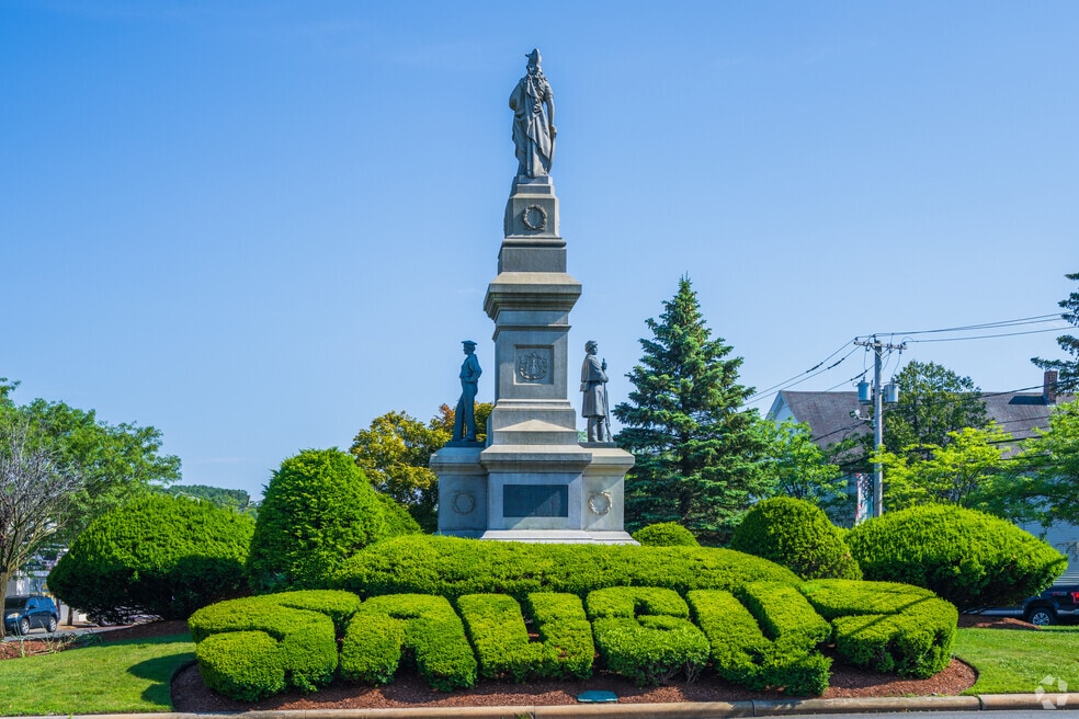 Downtown Saugus_560875_RZ_062725_v1