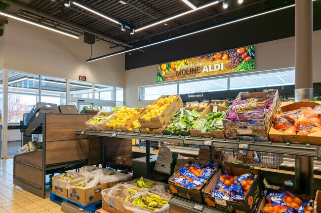 Rockview Estates also has access to a nearby Aldi, perfect for a quick grocery trip.