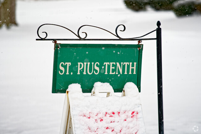 St Pius Tenth School has 18 full-time teachers and 2 part-time teachers.
