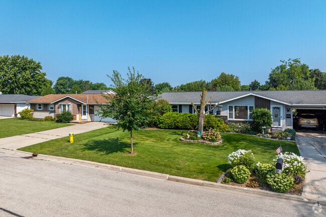 Ranch homes are common throughout Wilder Park.