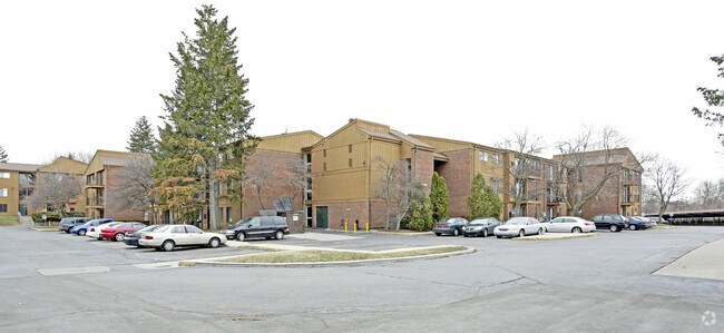 Pine Aire, Southfield, MI 48034 - photo 7