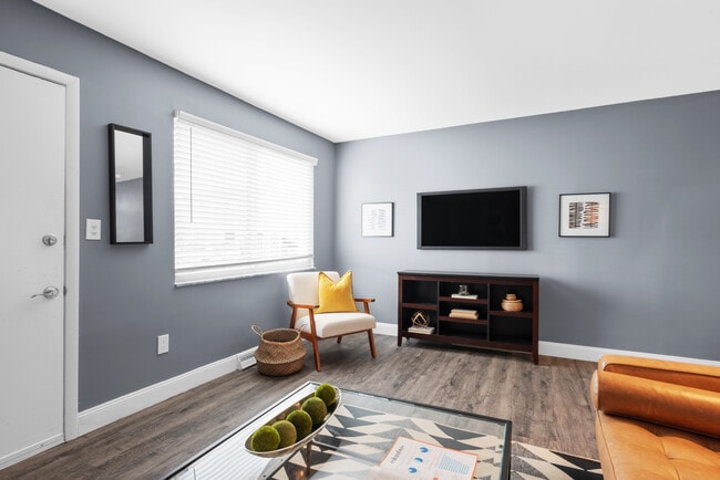 Townhomes at Bexley Creek, Columbus, OH 43209 - photo 7