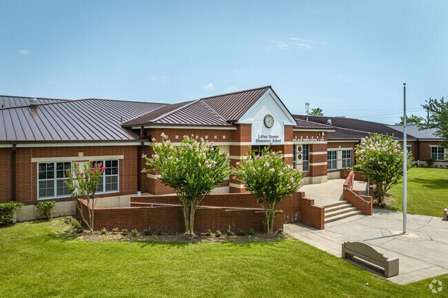 Lavace Stewart Elementary School in South Shore Harbour is where students learn and grow.