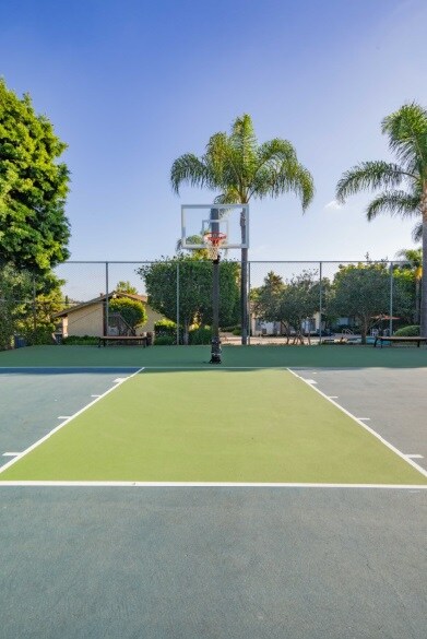 800 E Bobier Dr unit M5, Vista, CA 92084 - photo 2