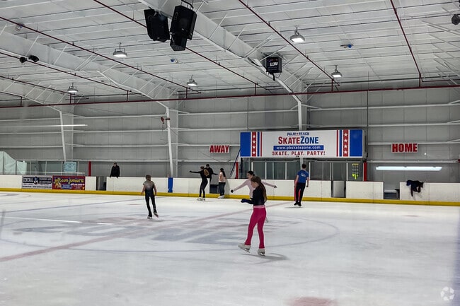 Lucerne Lakes students can choose from many ice skating classes.