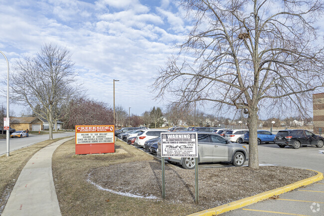 Creekside Elementary School is a highly rated school in the Elgin community.