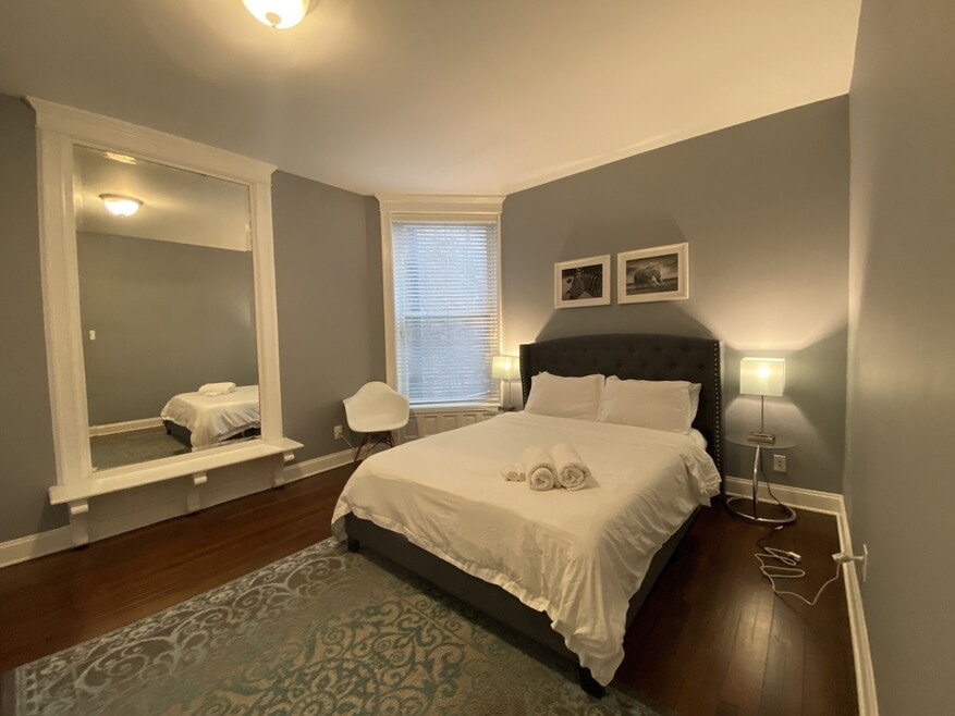 913 W Belden Ave unit G, Chicago, IL 60614 - photo 1