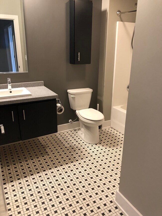 127 E Main St unit 3, Marshalltown, IA 50158 - photo 4