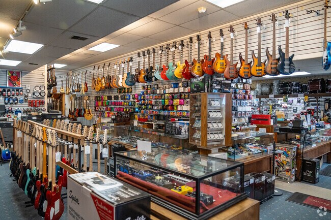 Woodsy's Music has all your musical needs and lessons in downtown Kent, Ohio.