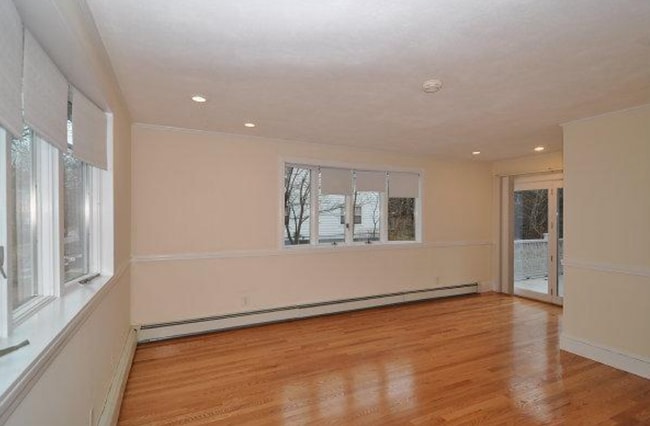 25-27-27 Crosby Rd unit 2, Newton, MA 02467 - photo 3