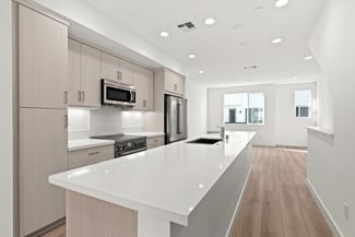 170 Uptown Cir Unit 170, Oakland, CA 94607