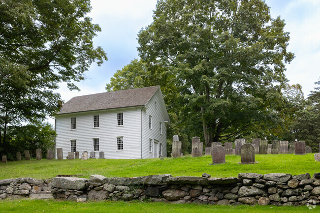 Yorktown Heights is home to Mount Zion Church which dates back to 1794.