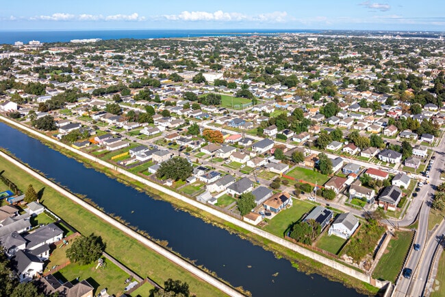 Saint Anthony is just minutes from Lake Pontchartrain.