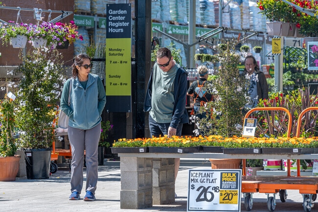 Home Depot near Murrieta Highlands offers all your home improvement needs.