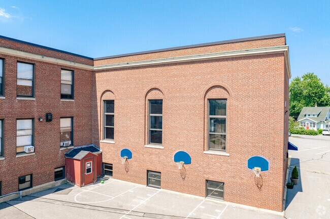 Holy Cross School provides a well-rounded education and promotes academic excellence.