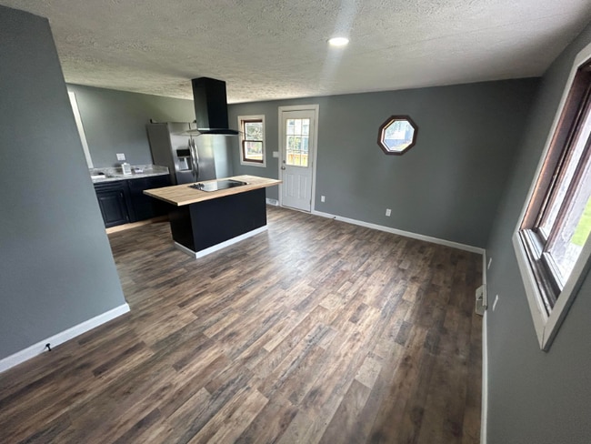 531 N 18th St, Cambridge, OH 43725 - photo 2