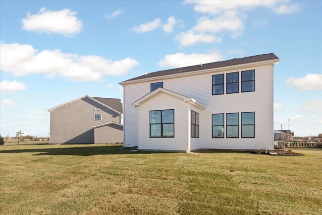 12746 S Kerry Ln, Plainfield, IL 60585 - photo 2