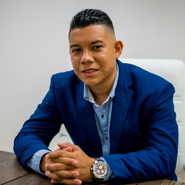 Agent Photo