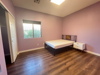 916 E Bob Barney Ct, North Las Vegas, NV 89086