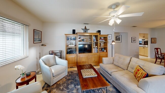 1521 Lakeside Way unit 149, Sarasota, FL 34232 - photo 2