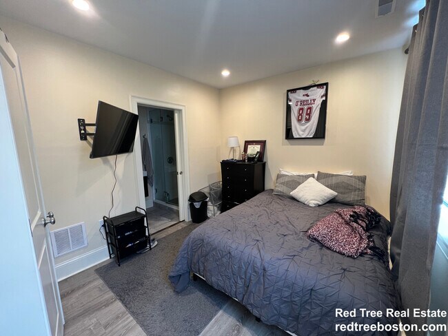 14 Cufflin St unit 1, Brighton, MA 02135 - photo 3