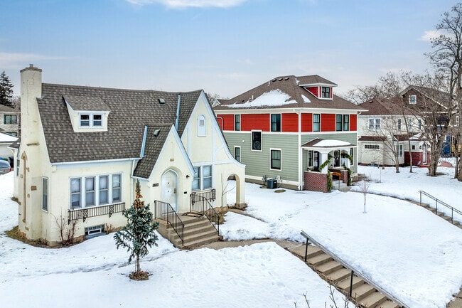 A number of housing styles make up the Kilmer neighborhood.