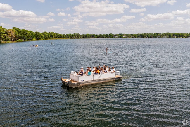 Rose Isle residents enjoy scenic tours on the Winter Park lakes with ease.