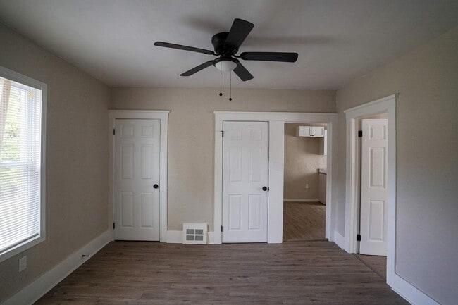 8193 Traverse St, Detroit, MI 48213 - photo 6