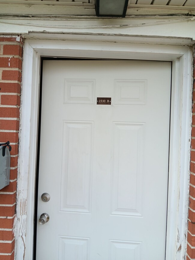 2530 Telegraph Rd Unit 2530 - B, Saint Louis, MO 63125
