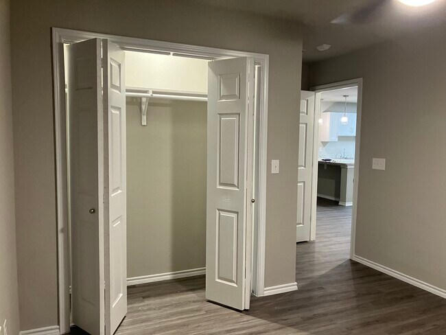 6108 Abrams Rd unit 210, Dallas, TX 75231 - photo 7